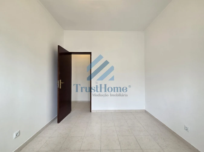 Apartamento T2 para Venda em Amora Foto 11
