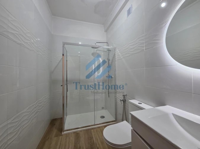 Apartamento T2 para Venda em Amora Foto 13