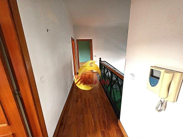 Moradia T5 para Venda em Rio de Mouro