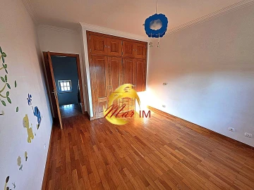 Moradia T5 para Venda em Rio de Mouro
