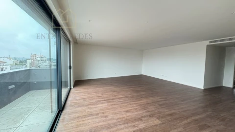 Apartamento T3 para Venda em Mafamude e Vilar do Paraíso