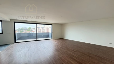 Apartamento T3 para Venda em Mafamude e Vilar do Paraíso