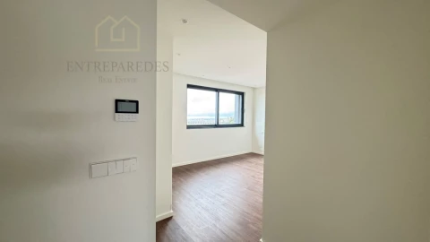Apartamento T3 para Venda em Mafamude e Vilar do Paraíso