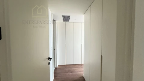 Apartamento T3 para Venda em Mafamude e Vilar do Paraíso