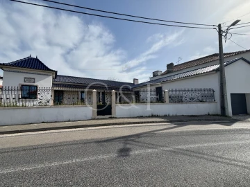 Moradia T3 para Venda em Coimbrão