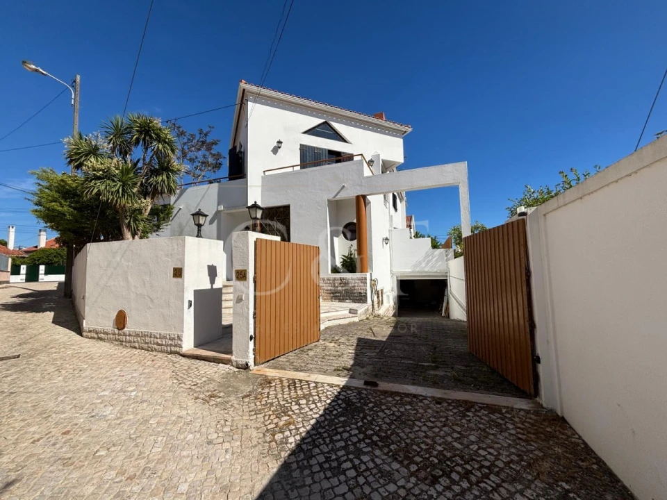 Moradia T3 para Venda em São Domingos de Rana Foto 1