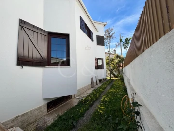 Moradia T3 para Venda em São Domingos de Rana