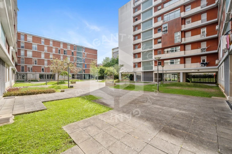Apartamento T3 para Venda em Lumiar Foto 3