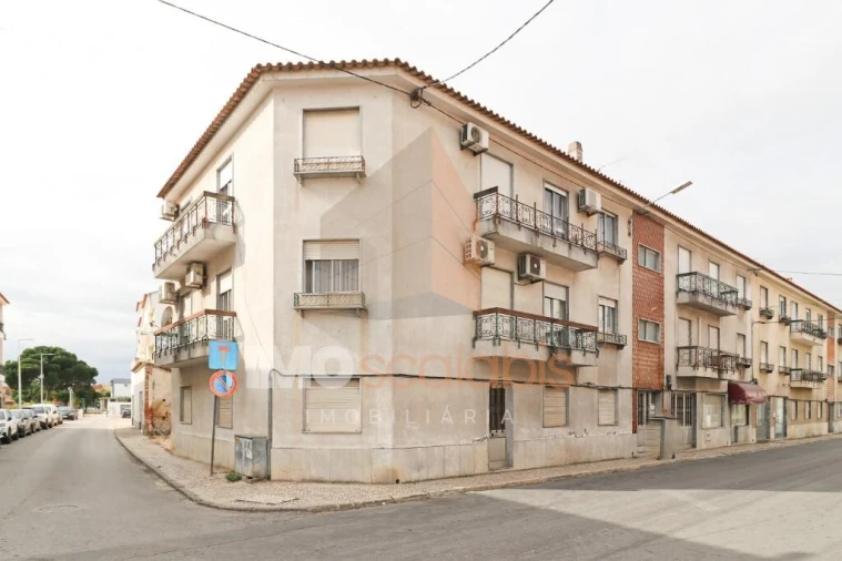 Apartamento T3 para Venda em Almeirim Foto 2