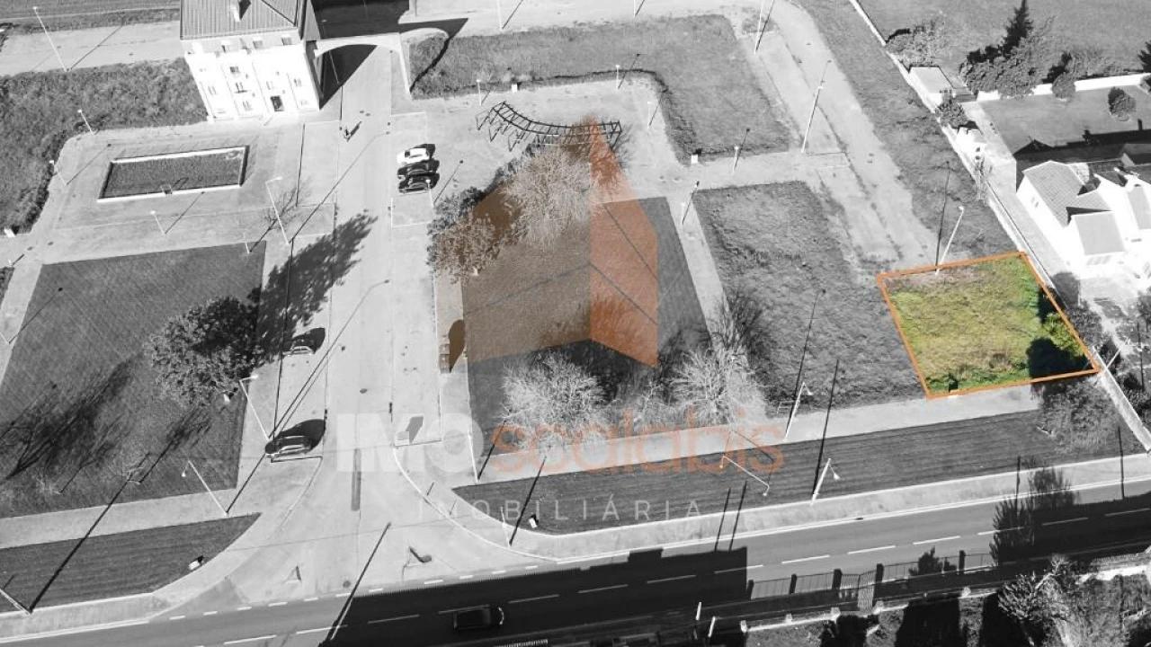 Terreno para Venda em Alpiarça Foto 1