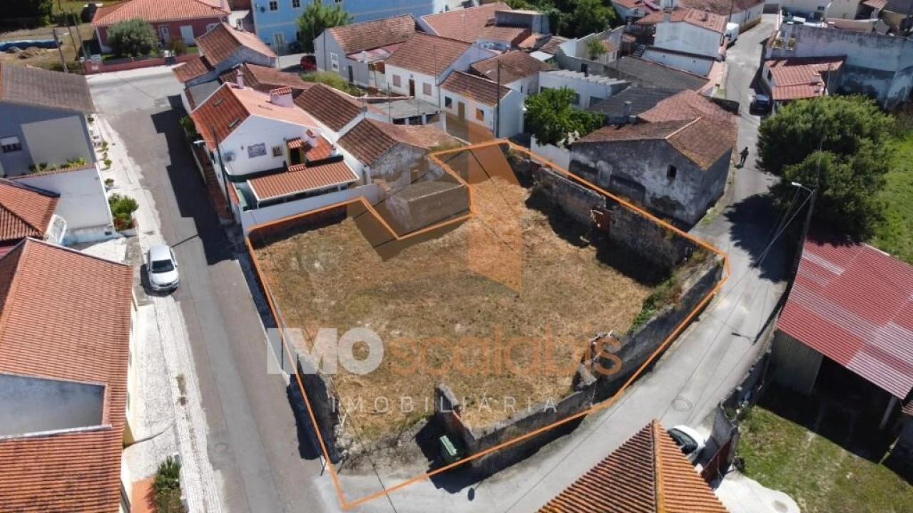 Terreno para Venda em Romeira e Várzea Foto 1