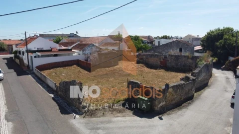 Terreno para Venda em Romeira e Várzea
