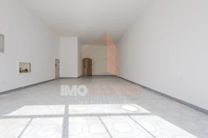Loja para Arrendamento em Alpiarça