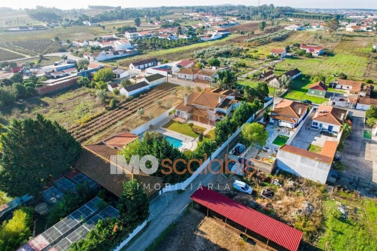 Moradia T5 para Venda em Alpiarça Foto 11