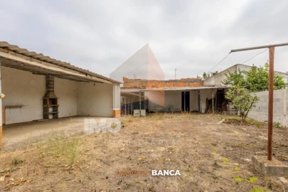 Moradia T3 para Venda em Benfica do Ribatejo