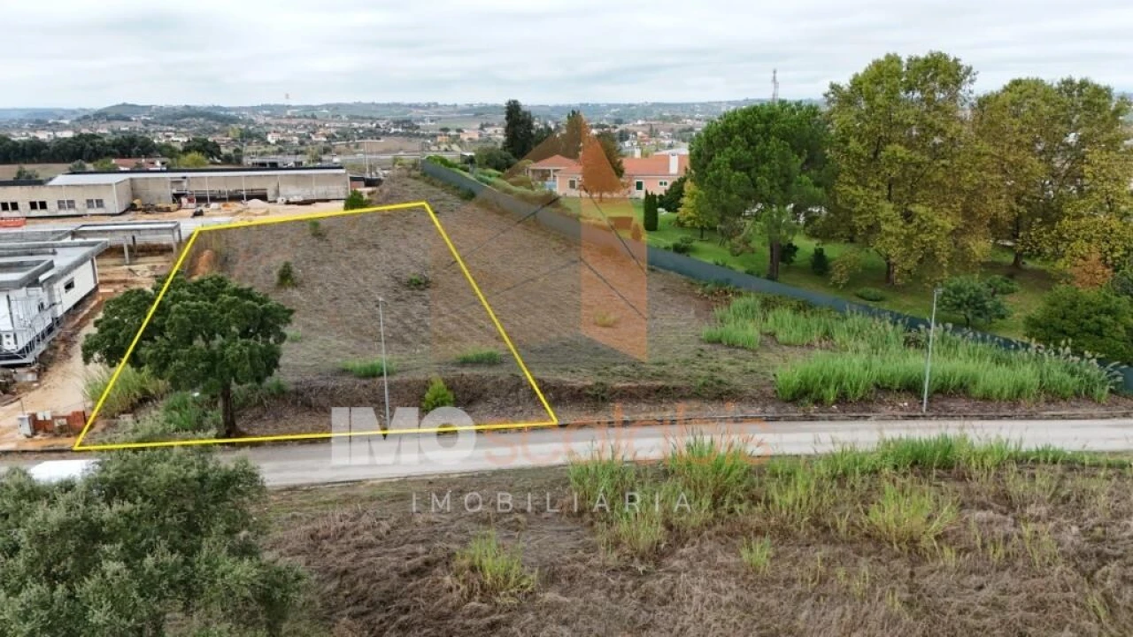 Terreno para Venda em Romeira e Várzea Foto 14