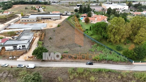 Terreno para Venda em Romeira e Várzea