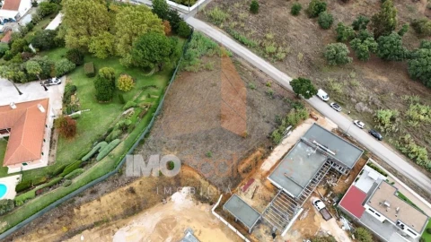 Terreno para Venda em Romeira e Várzea
