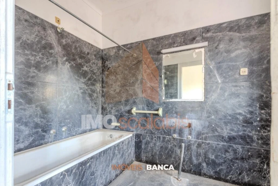 Moradia T5 para Venda em Almeirim Foto 18
