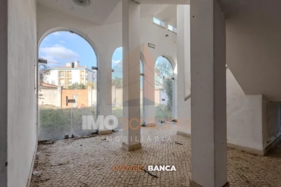 Moradia T5 para Venda em Almeirim