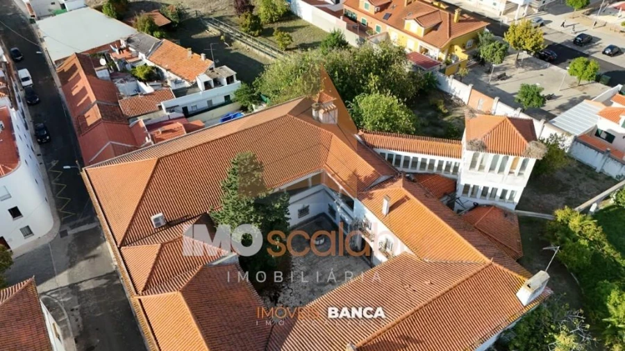 Moradia T5 para Venda em Almeirim Foto 11