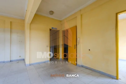 Armazém para Venda em Parreira e Chouto