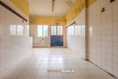 Armazém para Venda em Parreira e Chouto