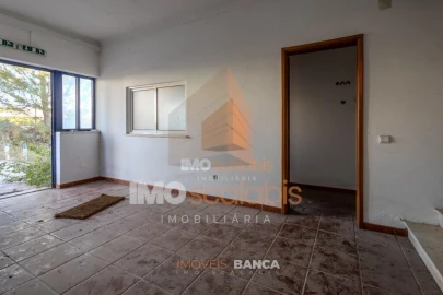Armazém para Venda em Alpiarça