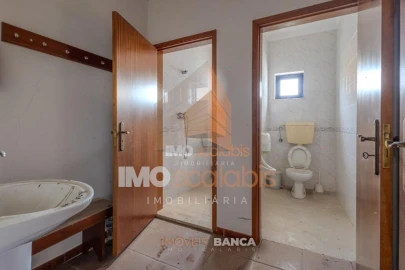 Armazém para Venda em Alpiarça