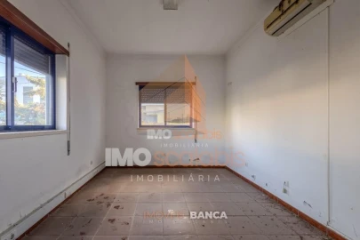 Armazém para Venda em Alpiarça