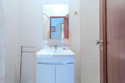 Apartamento T3 para Venda em Marvila, Ribeira Santarém, São Salvador, São Nicolau