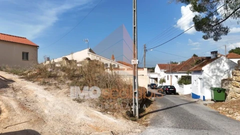 Moradia T0 para Venda em Alcanede