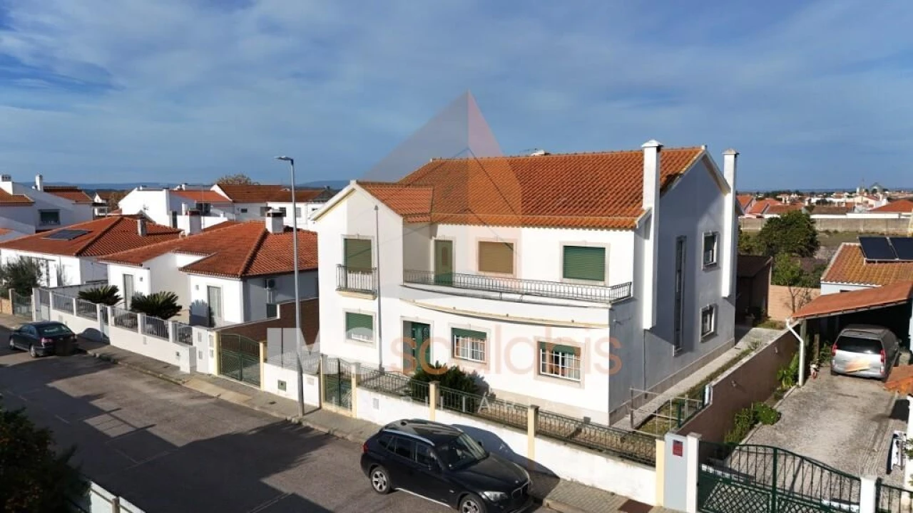 Moradia T4 para Venda em Alpiarça Foto 1