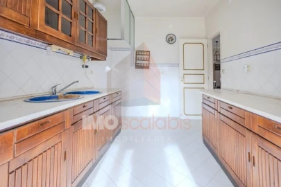 Moradia T4 para Venda em Marvila, Ribeira Santarém, São Salvador, São Nicolau