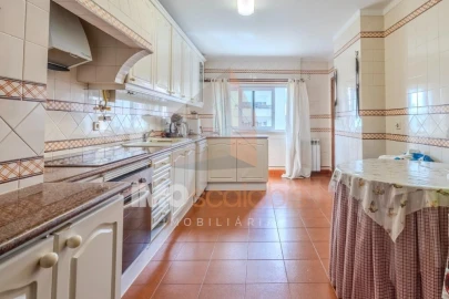 Apartamento T4 para Venda em Marvila, Ribeira Santarém, São Salvador, São Nicolau
