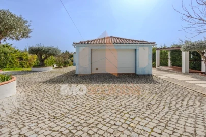 Moradia T4 para Venda em São Vicente do Paul e Vale de Figueira