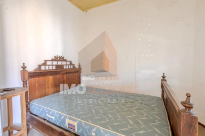 Moradia T3 para Venda em Azoia de Cima e Tremês