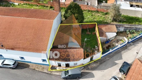 Moradia T3 para Venda em Azoia de Cima e Tremês