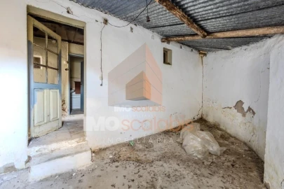 Moradia T3 para Venda em Azoia de Cima e Tremês