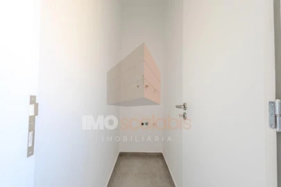 Apartamento T3 para Venda em Marvila, Ribeira Santarém, São Salvador, São Nicolau