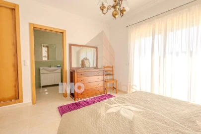 Moradia T4 para Venda em A dos Francos