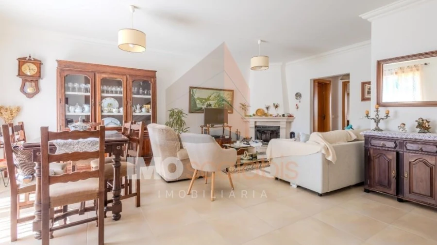 Moradia T4 para Venda em A dos Francos