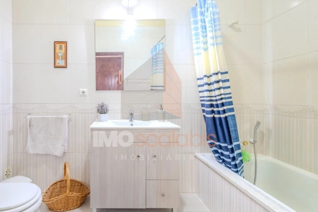 Apartamento T2 para Venda em Almeirim Foto 12