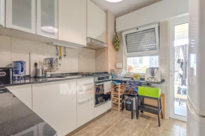 Apartamento T3 para Venda em Marvila, Ribeira Santarém, São Salvador, São Nicolau