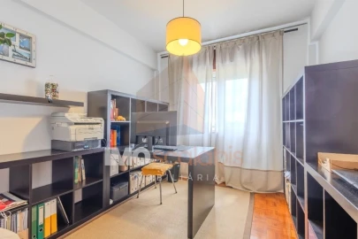 Apartamento T3 para Venda em Marvila, Ribeira Santarém, São Salvador, São Nicolau