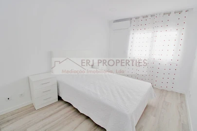 Apartamento T2 para Arrendamento em Monte Gordo