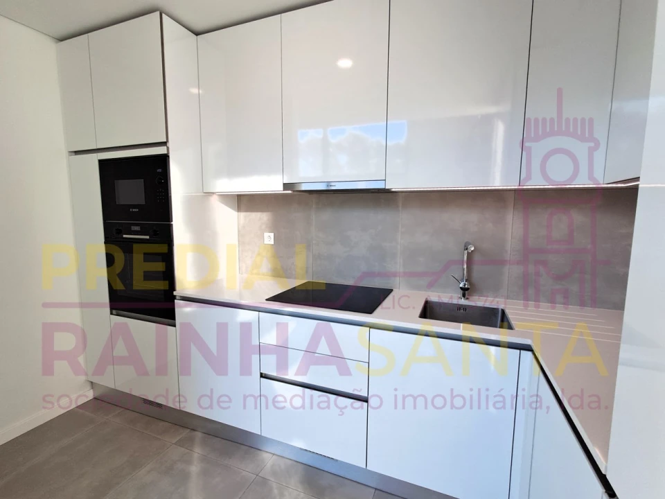 Apartamento T1 para Venda em Santo Antonio dos Olivais Foto 6