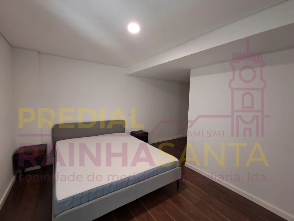 Apartamento T1 para Venda em Santo Antonio dos Olivais Foto 13