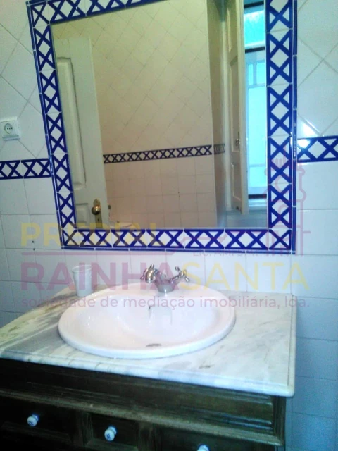 Apartamento T4 para Venda em Santa Clara e Castelo Viegas