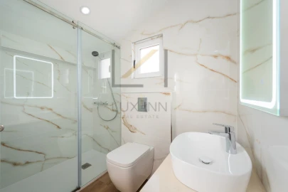 Moradia T5 para Venda em Carcavelos e Parede